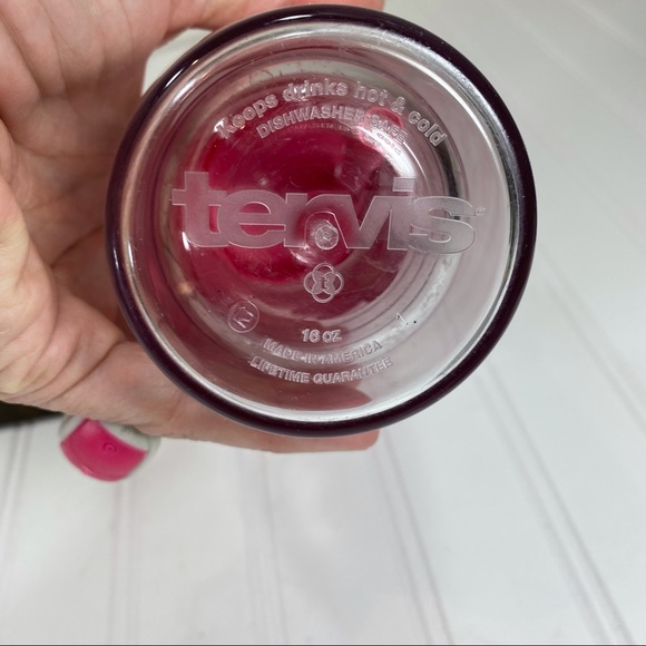 Pink daisy tervis tumbler 16oz. - Picture 3 of 4